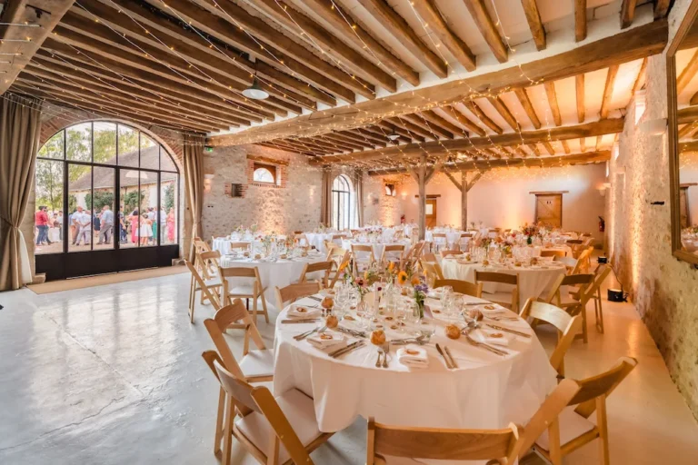 La grande salle de 220m2